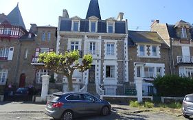 46 Avenue Pasteur
